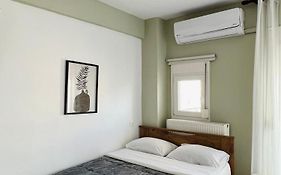 Konstantina'S Studio Skg